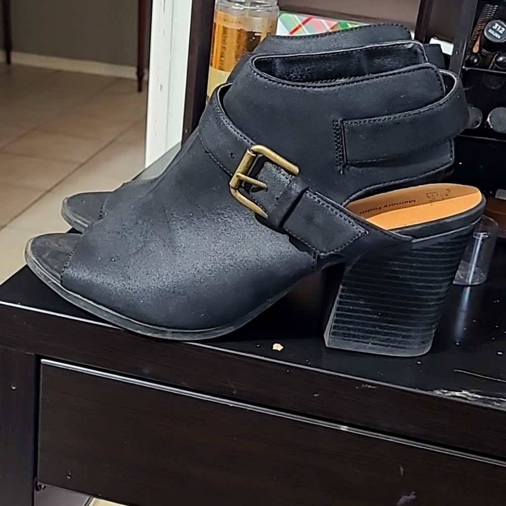 Time and tru 3 inch booties with memory foam